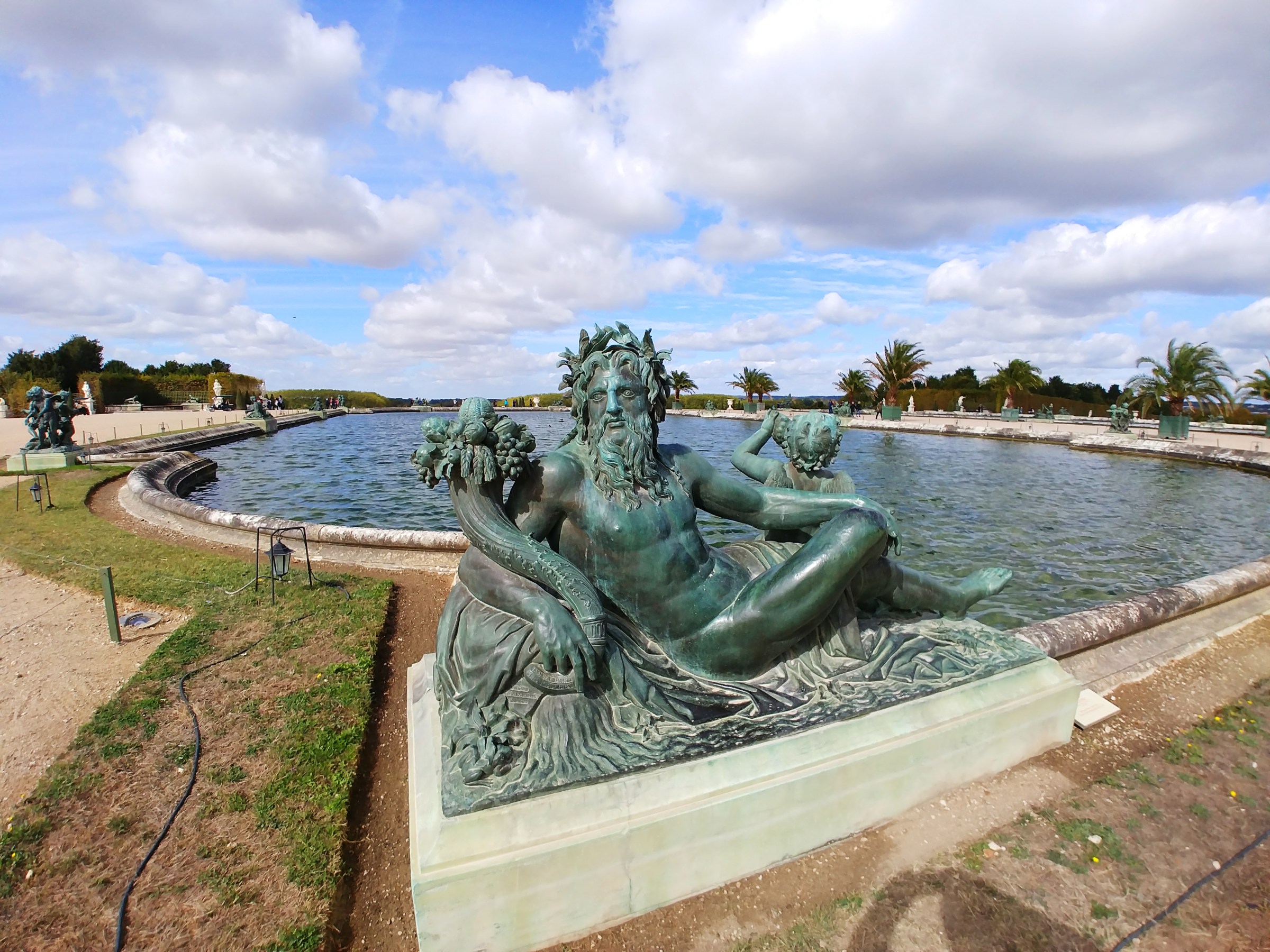 Versailles statue of man posing